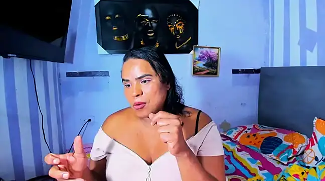 Snapshot of luciana_osorno chatting on February 26, 2025, 8:39 am luciana osorno online show from February 26, 2025, 8:39 am