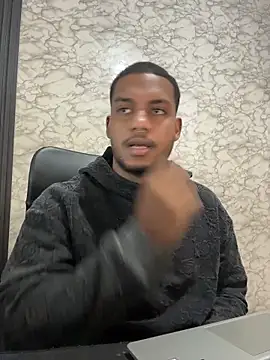 Snapshot of Sandro_xxx chatting on October 17, 2025, 12:18 pm Sandro xxx online show from October 17, 2025, 12:18 pm