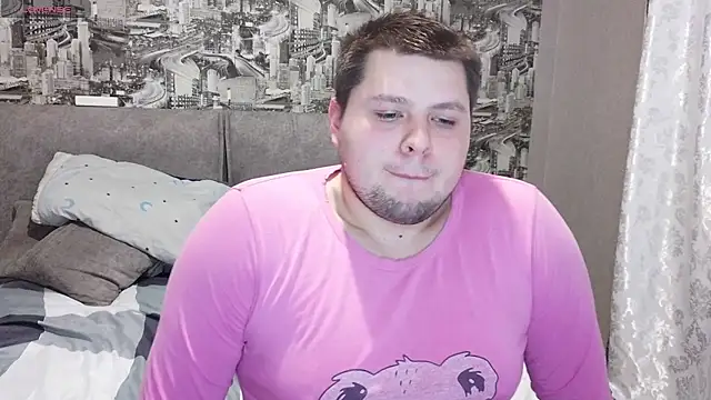 Snapshot of Volshebnik130_ chatting on January 19, 2026, 2:37 am Volshebnik130 online show from January 19, 2026, 2:37 am