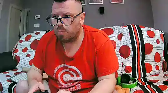 txan9876 online show from February 2, 2025, 1:52 pm