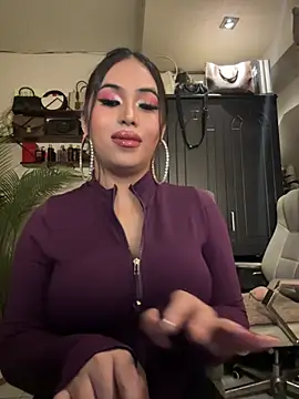 BigDominaMia online show from April 3, 2026, 5:36 am