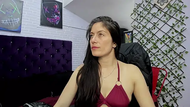 Snapshot of AnnyMilet_ chatting on October 6, 2025, 10:43 pm AnnyMilet online show from October 6, 2025, 10:43 pm