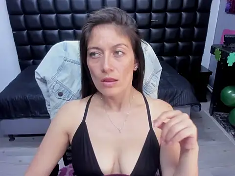 AnnyMilet  online show from March 20, 2026, 11:06 pm