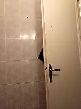 callmelouve online show from December 14, 2025, 9:37 am