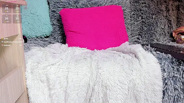 Snapshot of stelleknox_ chatting on March 1, 2025, 1:32 am stelleknox online show from March 1, 2025, 1:32 am