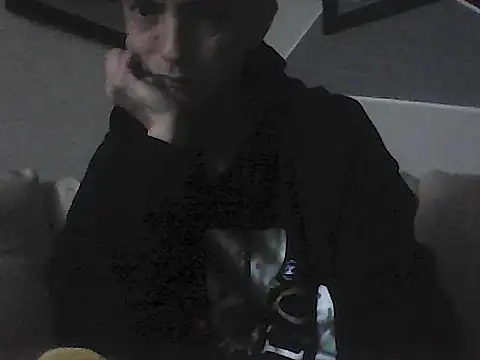 Snapshot of latinx44 chatting on October 20, 2025, 6:15 am latinx44 online show from October 20, 2025, 6:15 am