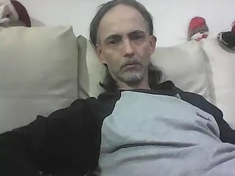 Snapshot of latinx44 chatting on December 11, 2024, 6:14 am latinx44 online show from December 11, 2024, 6:14 am