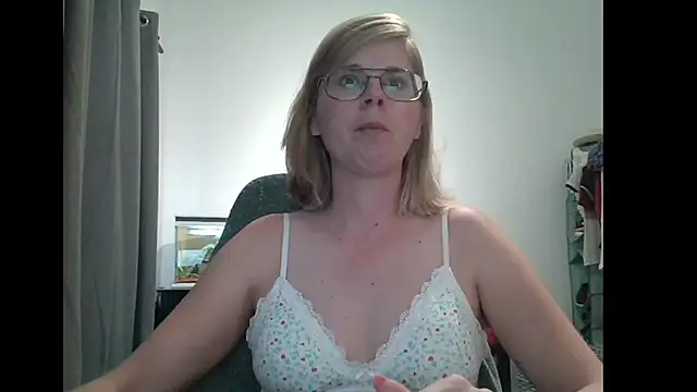 Snapshot of SavannaGirly chatting on February 26, 2025, 2:49 pm SavannaGirly online show from February 26, 2025, 2:49 pm