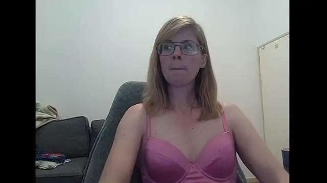 SavannaGirly online show from January 9, 2026, 12:01 pm