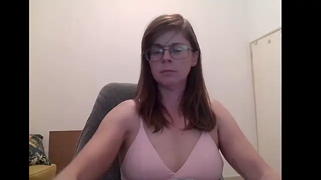 SavannaGirly online show from April 15, 2026, 6:34 pm