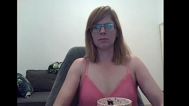 Snapshot of SavannaGirly chatting on October 27, 2025, 11:11 am SavannaGirly online show from October 27, 2025, 11:11 am