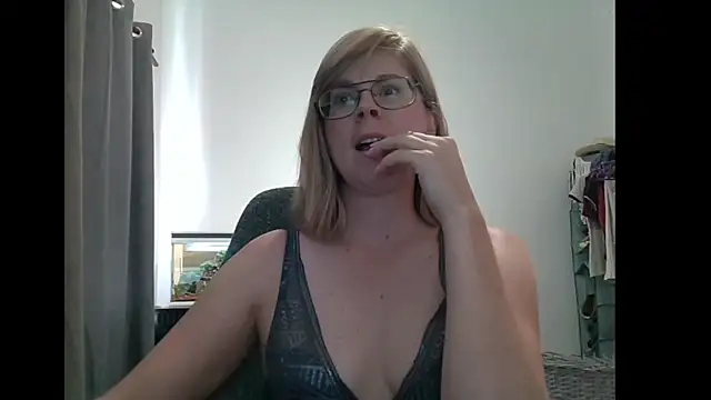 Snapshot of SavannaGirly chatting on March 1, 2025, 11:06 am SavannaGirly online show from March 1, 2025, 11:06 am