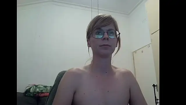 SavannaGirly online show from November 17, 2025, 7:51 pm