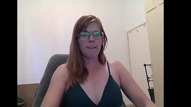 Snapshot of SavannaGirly chatting on May 28, 2026, 9:28 am SavannaGirly online show from May 28, 2026, 9:28 am