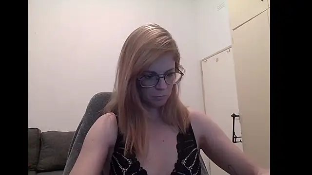 Snapshot of SavannaGirly chatting on September 24, 2025, 6:53 am SavannaGirly online show from September 24, 2025, 6:53 am