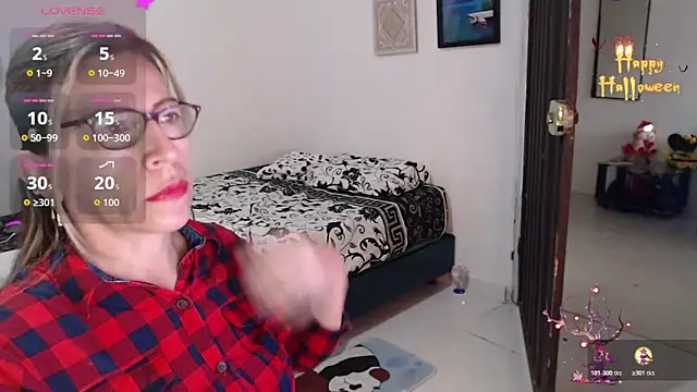 Chayla Ruiz online show from October 23, 2025, 12:48 pm