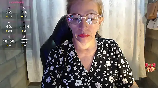 Chayla Ruiz online show from March 12, 2026, 1:15 pm