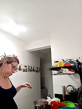 Chayla Ruiz online show from September 30, 2025, 5:19 pm