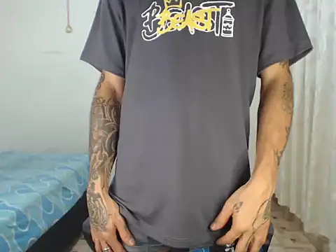 emiliano hottt online show from December 14, 2025, 9:31 pm