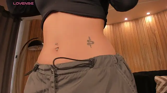 MaryLewis  online show from April 5, 2026, 12:45 pm