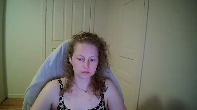 Girlnina-1995 online show from March 31, 2026, 7:16 pm