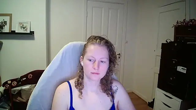 Girlnina-1995 online show from February 11, 2026, 10:04 am