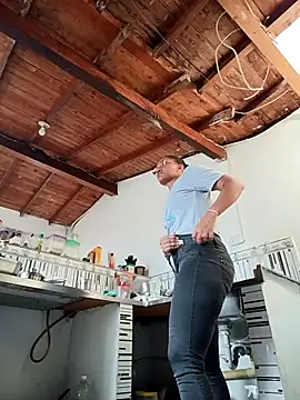 Bigassmommy x online show from November 12, 2025, 4:33 pm