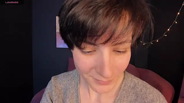 LorenDaze online show from February 12, 2025, 2:10 pm