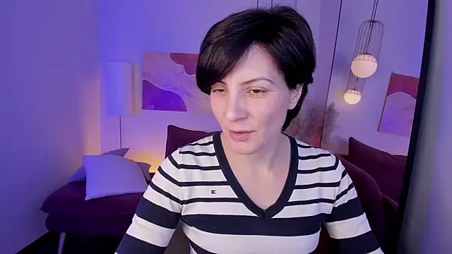 LorenDaze online show from December 22, 2025, 7:52 am