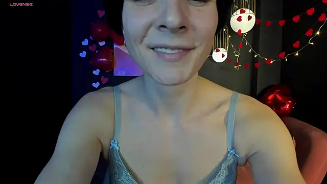 LorenDaze online show from February 15, 2025, 5:07 pm