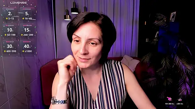 Snapshot of LorenDaze chatting on June 25, 2026, 2:11 pm LorenDaze online show from June 25, 2026, 2:11 pm