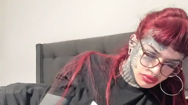 tamarapervert online show from February 5, 2026, 11:00 pm