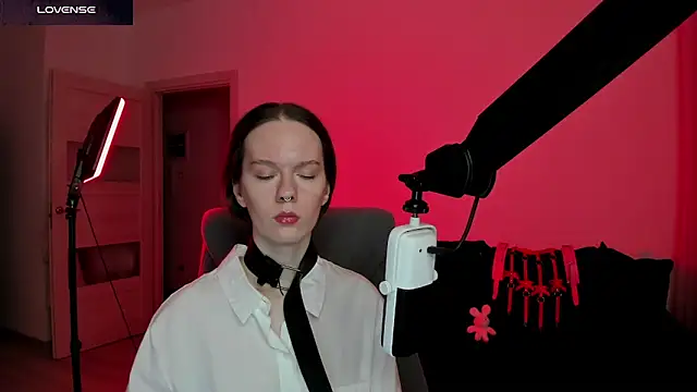 DivineBite online show from March 10, 2026, 5:06 pm