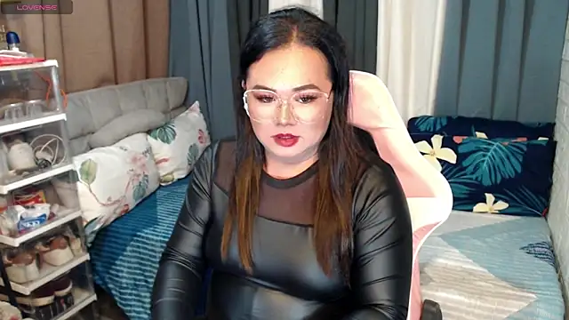 Snapshot of MagnificatMistress chatting on January 20, 2025, 11:43 pm MagnificatMistress online show from January 20, 2025, 11:43 pm