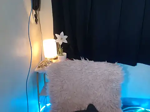 sweetyula online show from December 18, 2025, 1:11 am