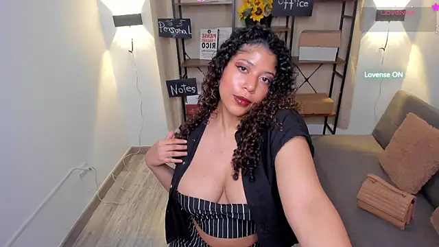 Snapshot of LilyBrunette chatting on April 2, 2026, 12:40 am LilyBrunette online show from April 2, 2026, 12:40 am
