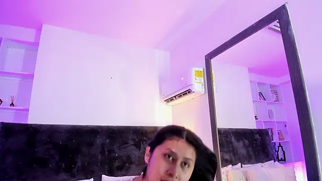 Snapshot of Karlagonzales_ chatting on July 1, 2026, 7:03 pm Karlagonzales online show from July 1, 2026, 7:03 pm