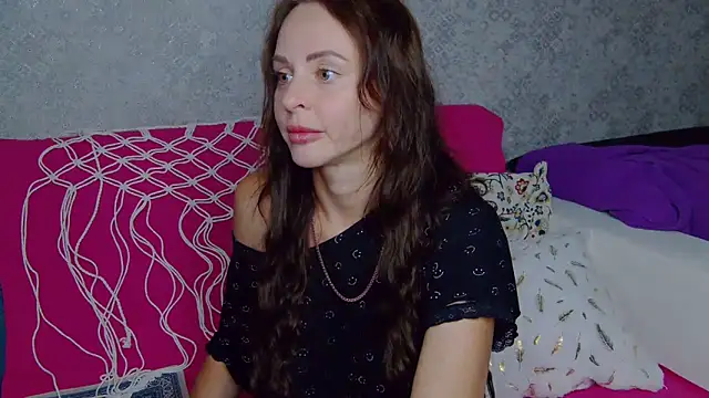 Snapshot of Brilliant_Doll chatting on June 19, 2026, 2:06 am Brilliant Doll online show from June 19, 2026, 2:06 am