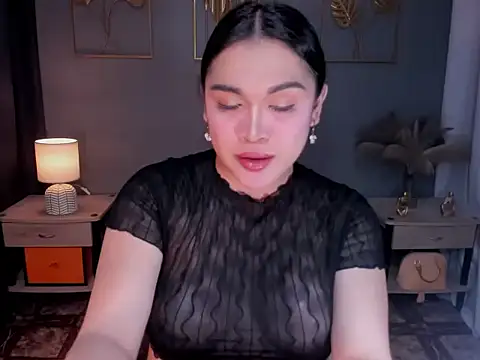 Snapshot of MaxeneCullens chatting on October 29, 2025, 4:22 am MaxeneCullens online show from October 29, 2025, 4:22 am