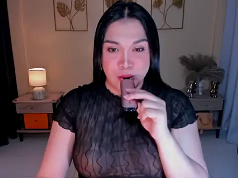 Snapshot of MaxeneCullens chatting on January 19, 2026, 2:48 am MaxeneCullens online show from January 19, 2026, 2:48 am