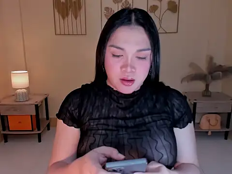 Snapshot of MaxeneCullens chatting on December 14, 2025, 3:24 am MaxeneCullens online show from December 14, 2025, 3:24 am