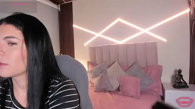 Veronicalanx1 online show from March 18, 2026, 11:57 am