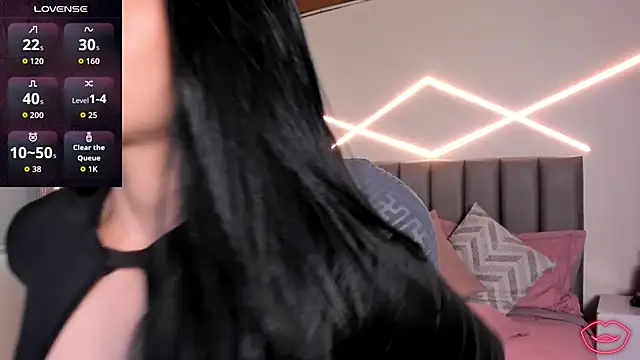 Veronicalanx1 online show from May 27, 2026, 11:39 am