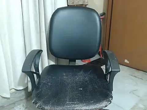 HOT CHILLY online show from November 26, 2025, 3:01 pm