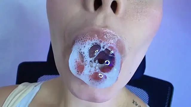 lisbet21x online show from February 19, 2026, 8:28 pm