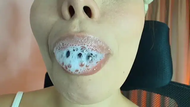 lisbet21x online show from April 21, 2026, 10:16 pm