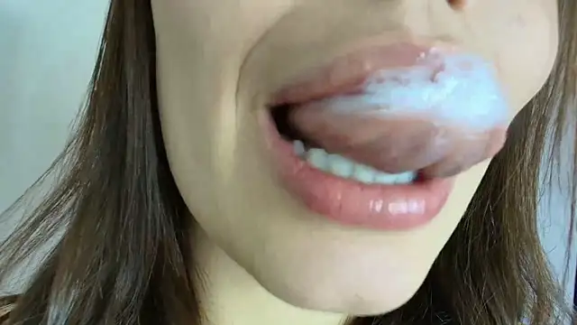 lisbet21x online show from October 25, 2025, 10:21 pm