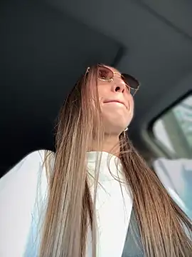 EvaCatt online show from April 1, 2026, 2:46 am