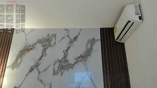 cinthya11 online show from January 18, 2025, 7:37 pm