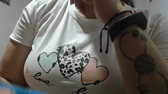 andreaisis2 online show from November 26, 2025, 10:10 pm